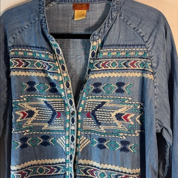 Scully XL Blue Embroidered Denim button down Top - Picture 3 of 7
